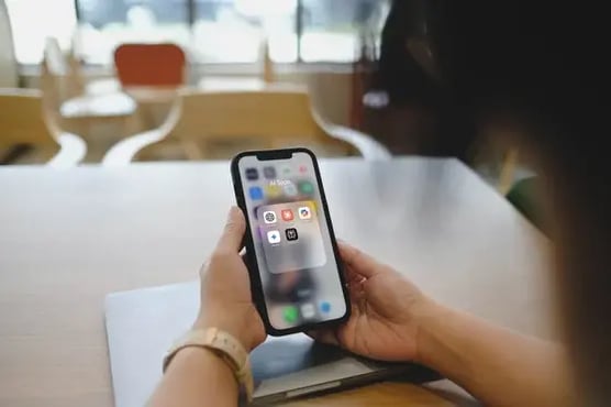 La IA no puede captar la vibra: la estrategia 80/20 para contenido que impulsa prospectos y conversiones