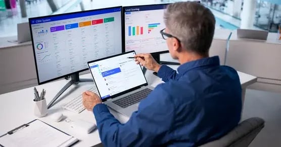 Deje de medir todo, y enfóquese en aquellas métricas de marketing que impulsan los ingresos