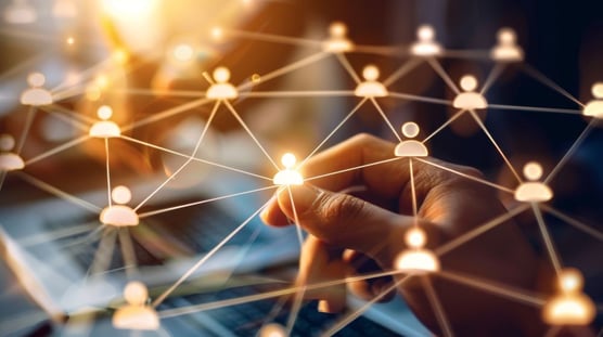 El recorrido del cliente moderno: cómo trazar un mapa de los puntos de contacto en un entorno digital-first, en el que lo digital tiene prioridad sobre lo físico o tradicional