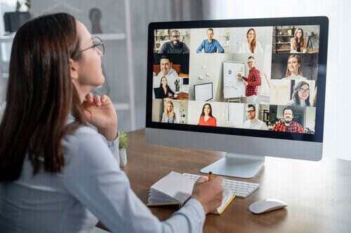 Consejos Para el Uso de Videos Para Liderar a Su Equipo de Ventas